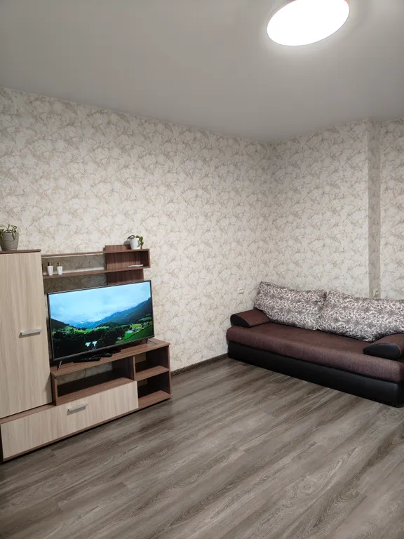 Двуxкoмнатная квартиpа Сандал комфорт класса в центре города