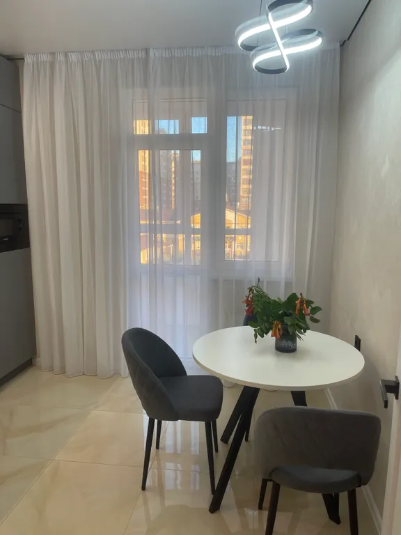 Новостройка возле ТрЦ Меганом