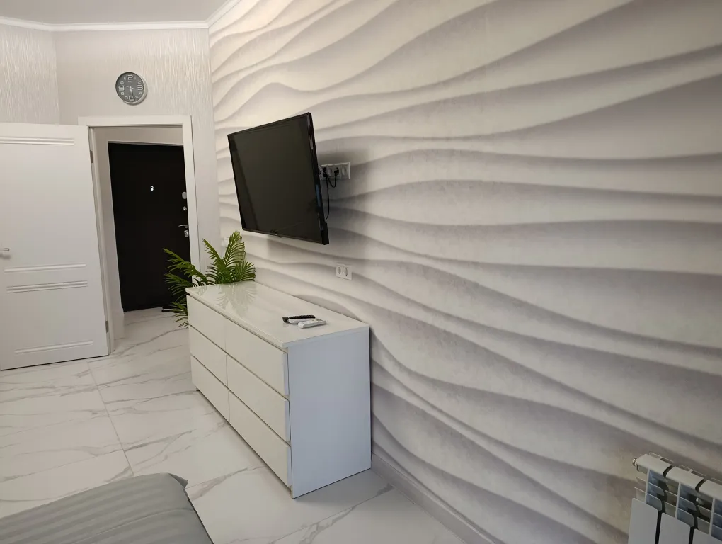 Новая евро-двушка с панорамным видом на море и пляж перед домом