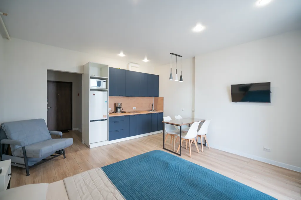 Дизайнерская студия LS-ECONOM STUDIO с видом на город с 7 этажа