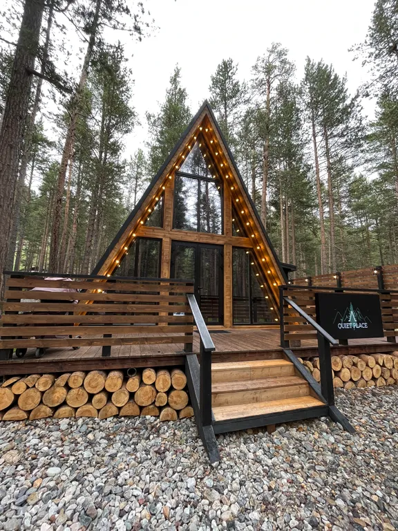 Уютный дом в сосновом бору с видом на горы