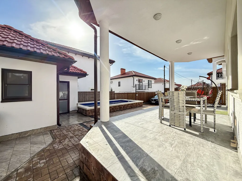 Новый дом с бассейном и хамамом