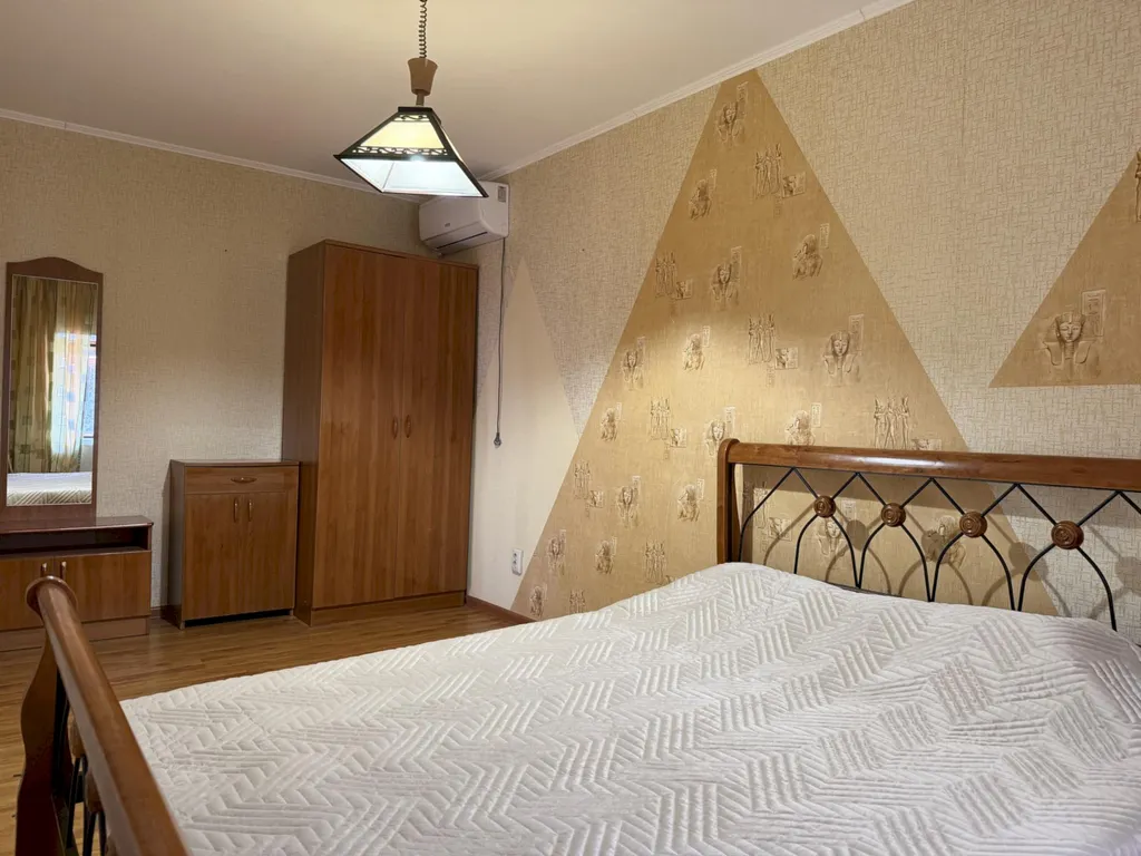 Дом с террасами и видом на море, рядом с центром