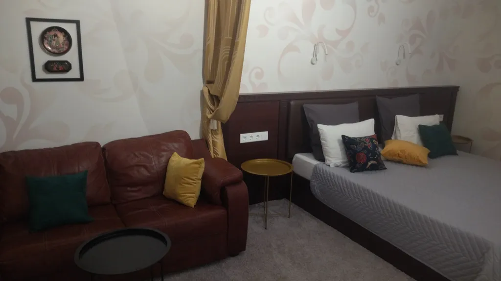 Квартира 4х местный номер с видом на оживленный дворик кафе — аренда посуточно в Долгопрудный