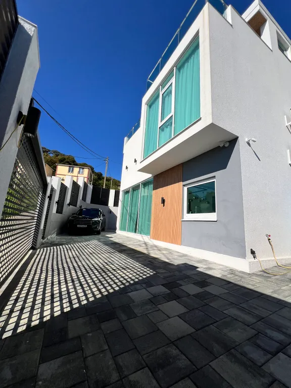 Дом с бассейном и сауной