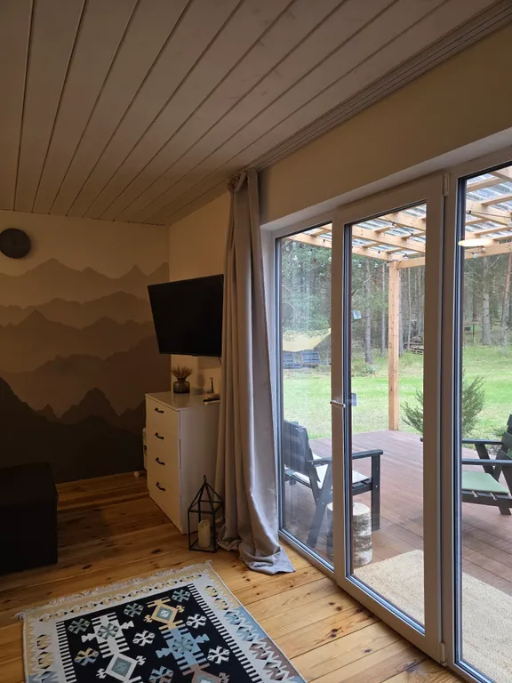 Домик в сосновом лесу