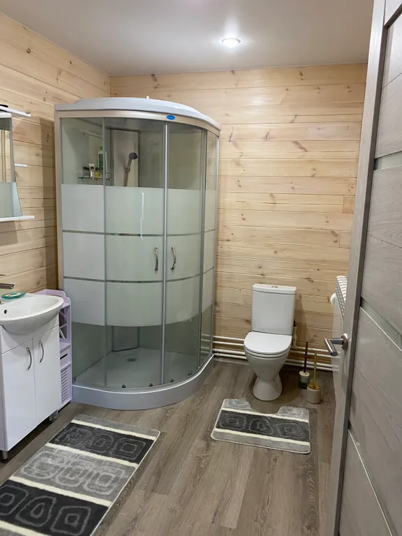 Уютный дом с прекрасным садом, лесом и рекой