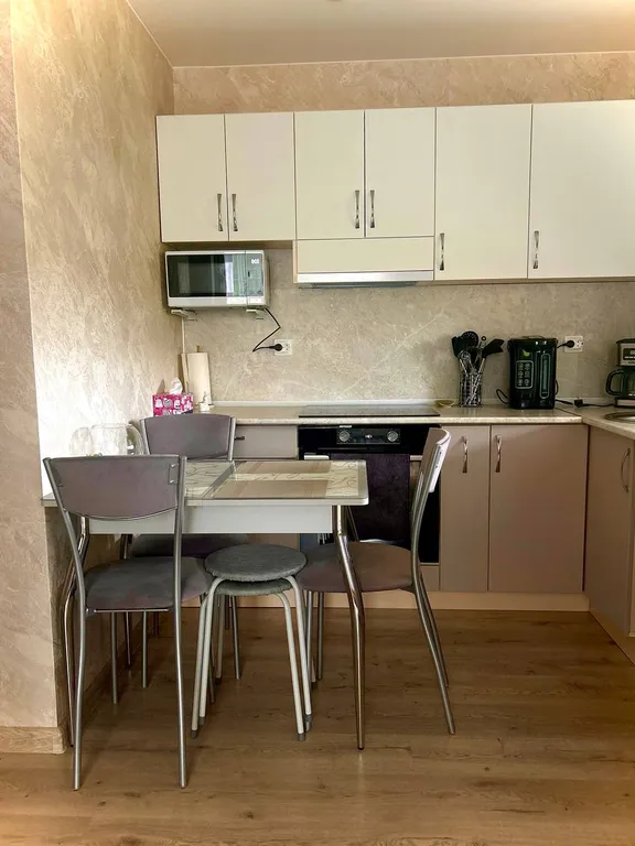 Уютный уголок у леса