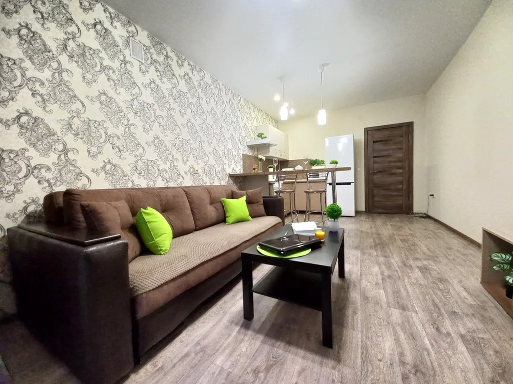 Евродвушка с панорамным остеклением рядом с зоопарком