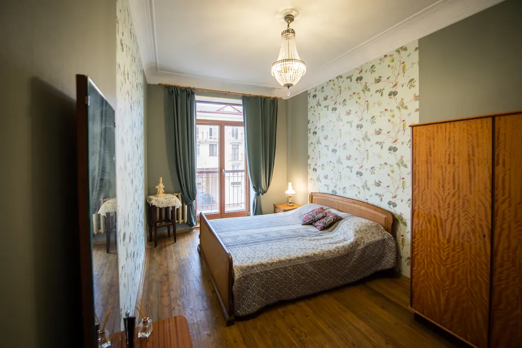 Квартира 3-комнатная сталинка около метро — Минск