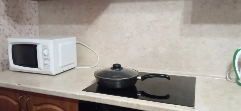 Квартира Квартира 2км от набереж,стол для работы,диван на кухне,для некурящих — Самара