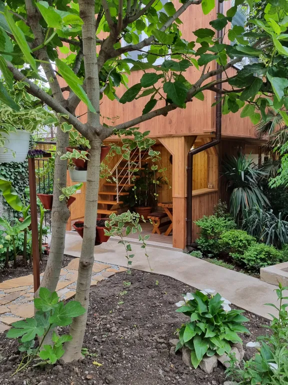 Коттедж Рядом с морем для тебя,центральная набережная — аренда посуточно в Алушта