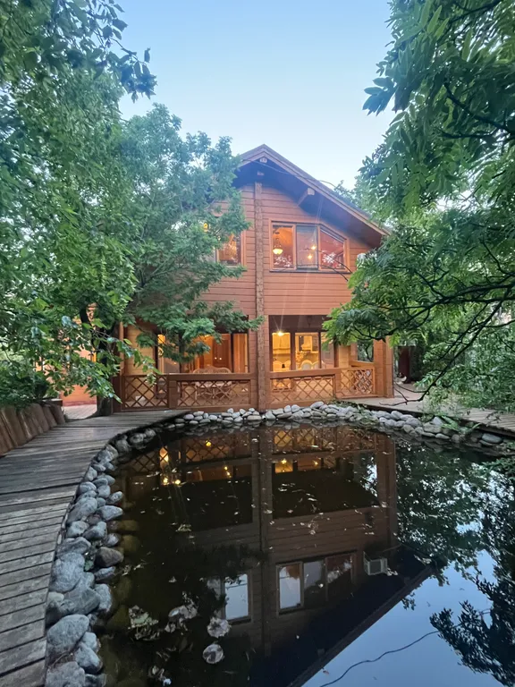 Коттедж Деревянный дом с приватной территорией — аренда посуточно в Ялта