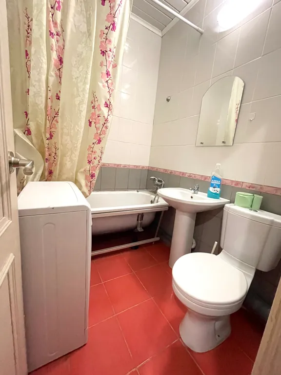 Студия с ремонтом в центре Левенцовки