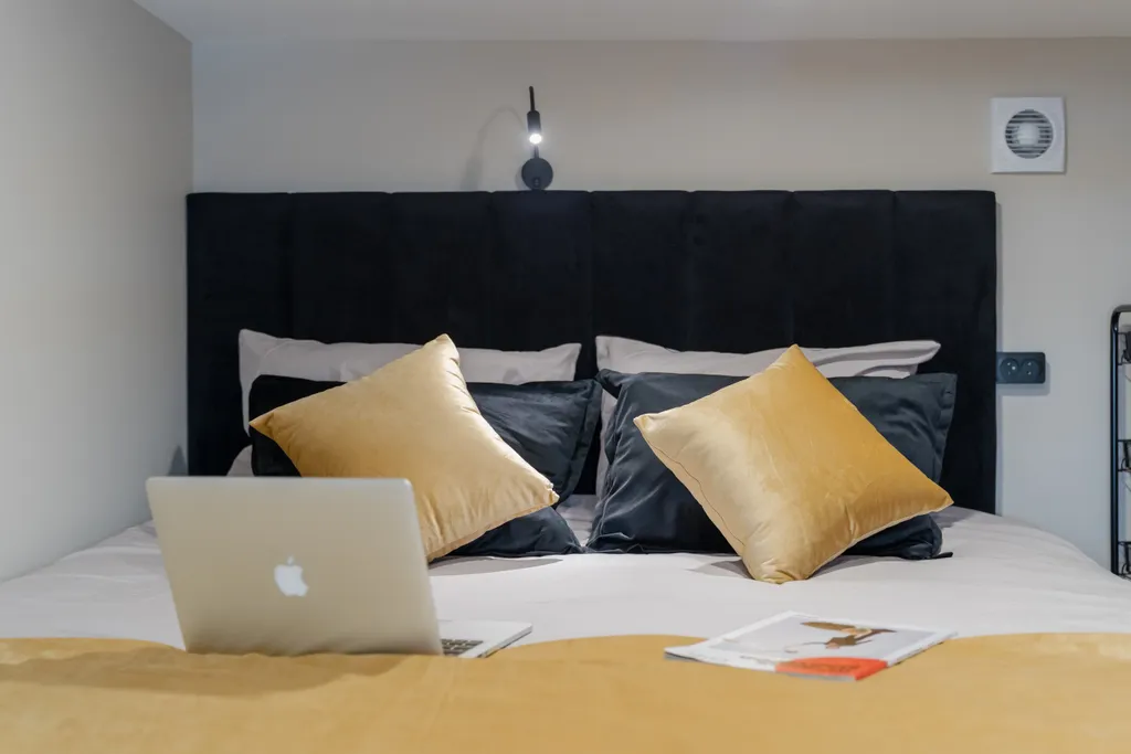 Квартира Квартира Новая студия с видом на реку Фонтанку и всем необходимым для комфорта! — Санкт-Петербург