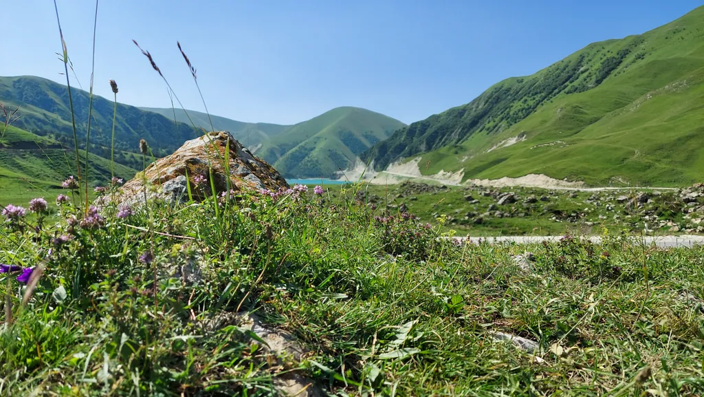 Коттедж Дом с верандой и видом на прекрасную долину - Новая веранда — Махачкала