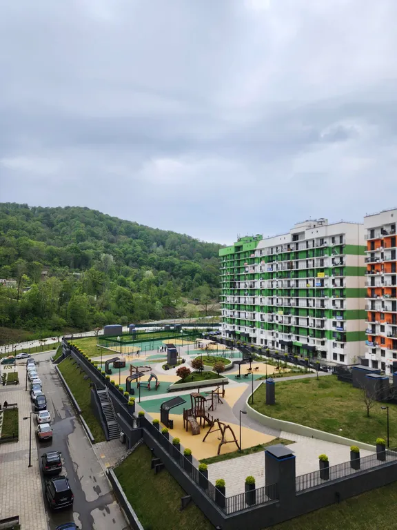 Просторная студия с балконом