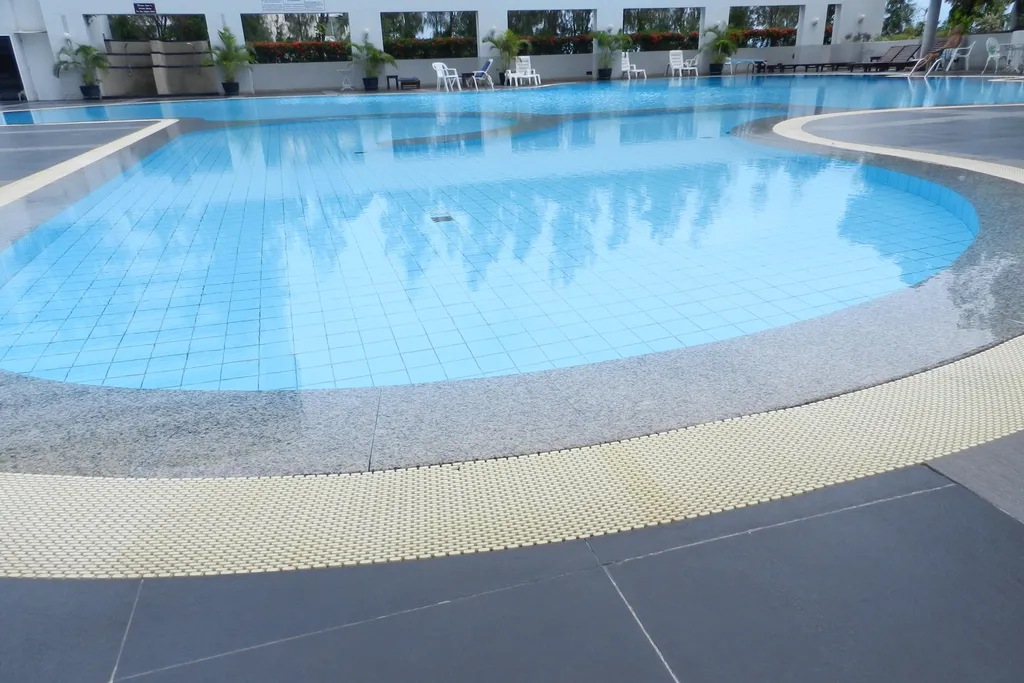 Студия с фронтальным видом на море