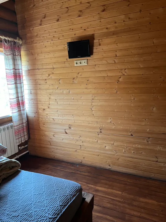 Дом в сосновом бору на озере