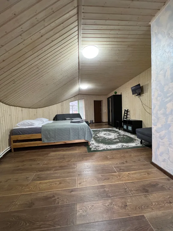 Просторная комната со всеми удобствами