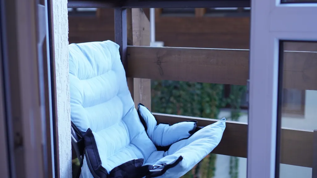 Дизайнерский апартамент со спальней и балконом