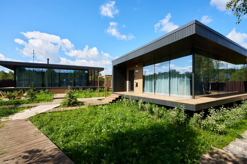 Просторный дом с сауной и камином в окружении леса и реки