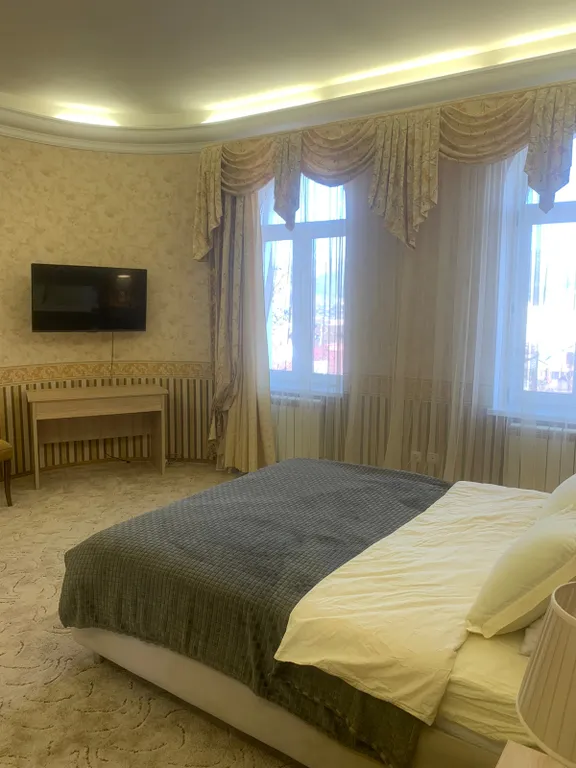 Уникальный, уютный, большой семейный дом. С видом на город