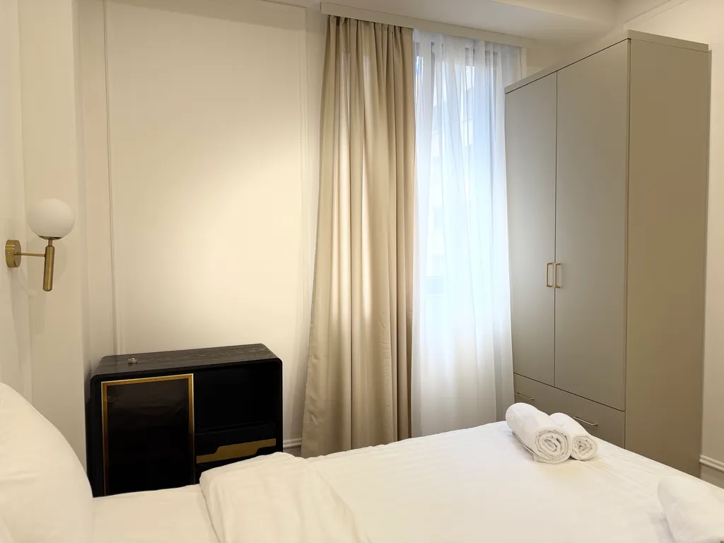 Дизайнерские апартаменты в центре города с 2-мя спальнями