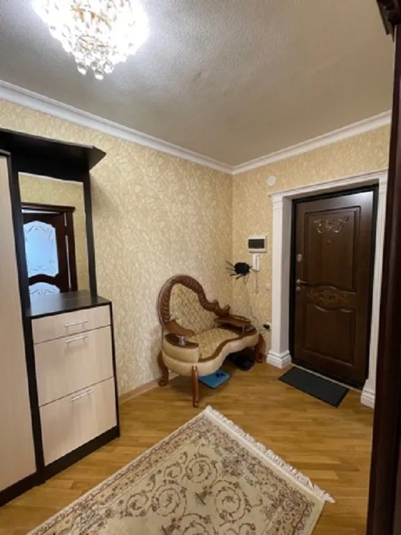 В центре