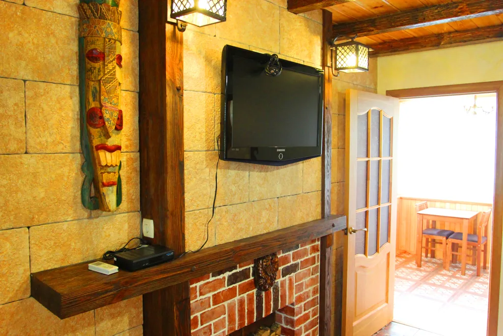 Дом с бассейном