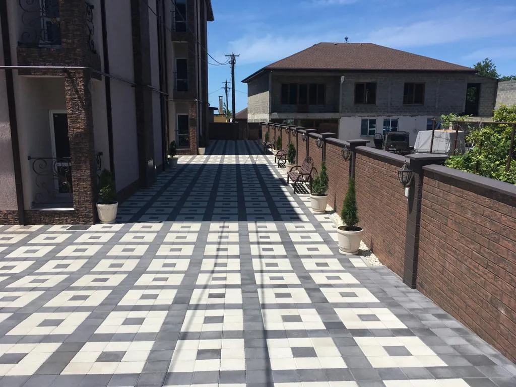 Просторная студия с дизайнерские ремонтом