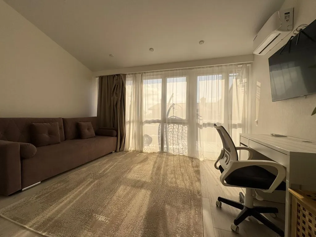 Трехэтажный таунхаус на море