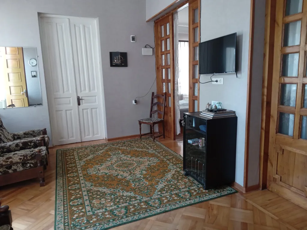 Большой семейный номер со своим санузлом и смежным номером