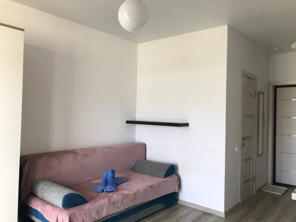 Уютная студия с террасой с видом на горы