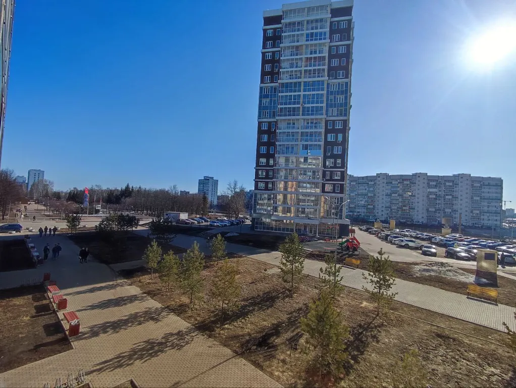 Уютнaя cветлaя квартира в центре рядом с парком Победы