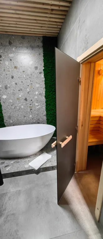 Шикарный коттедж с подогреваемым бассейном, сауной и зоной барбекю