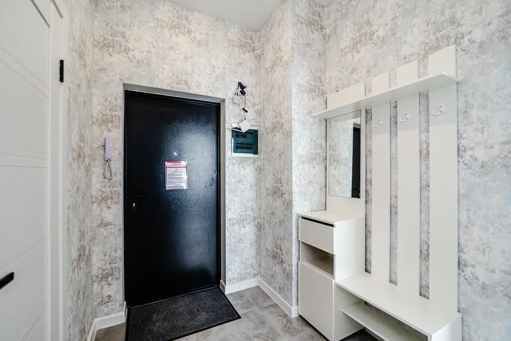 Евродвушка в центре с просторной лоджией и панорамным видом