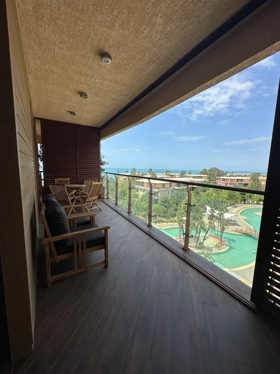 Элитные апартаменты с бассейном в Dreamland Oasis