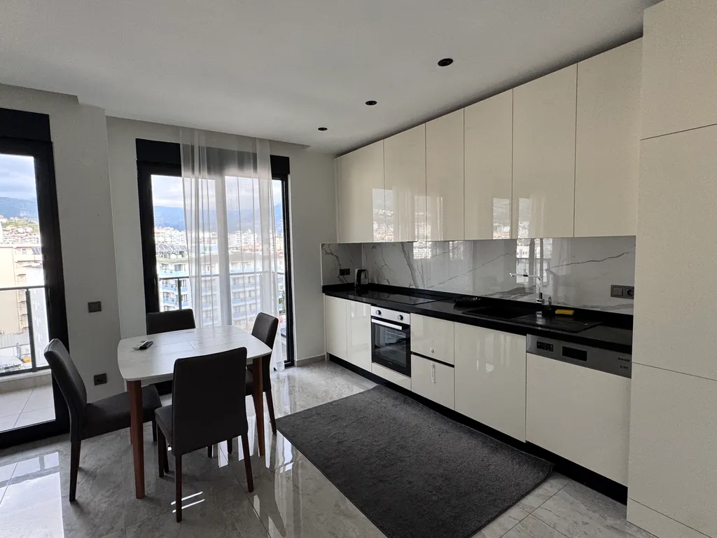 Большая квартира с видом на горы со всей инфраструктурой