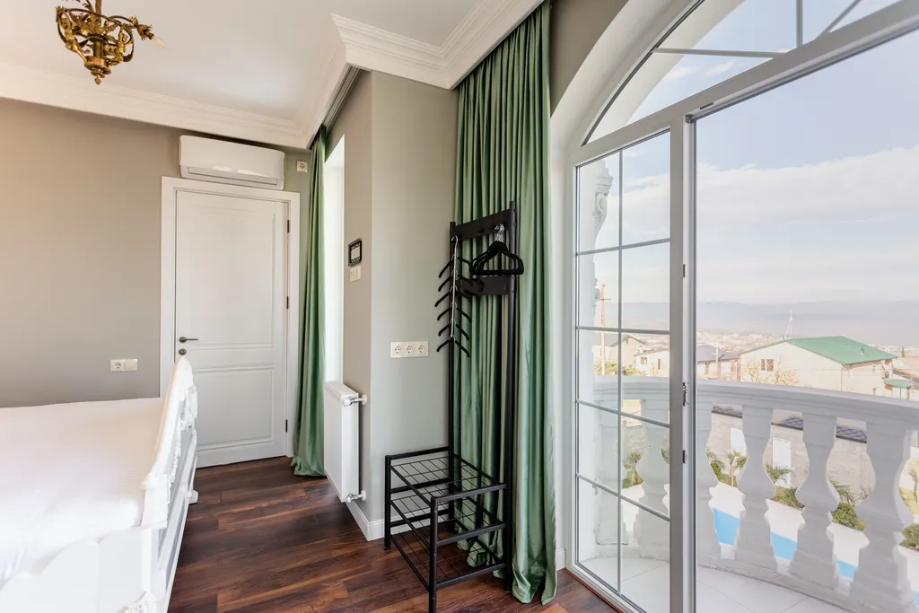 Shindisi Residence, VIP Villa