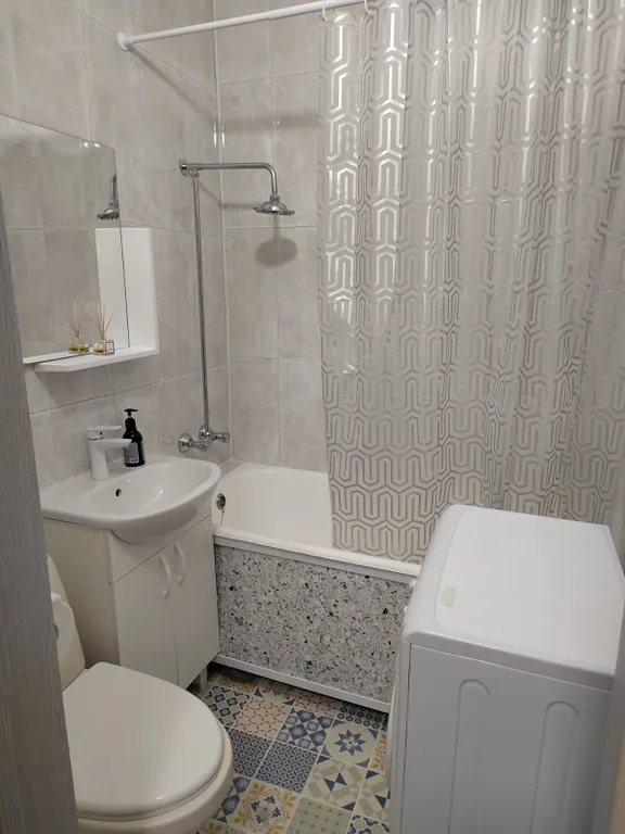 Теплая квартира рядом с эл. станцией Панки