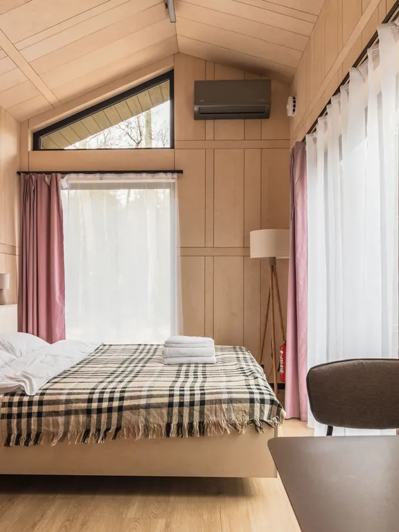 Коттедж Уютный дом в лесу для 2-х с купелью фурако и мангалом — Глубокое (Каменногорское г/п)