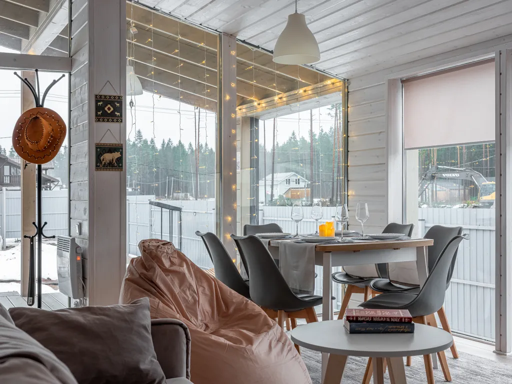 Семейный дом с камином