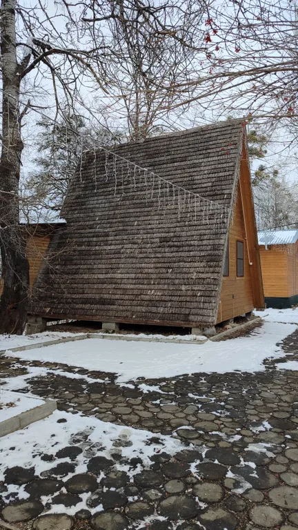 Домики у реки в тихом, уединённом месте, по дороге на Архыз