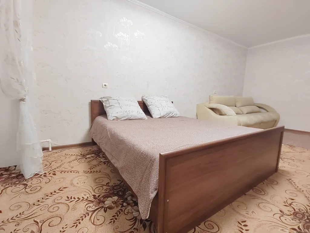 Однокомнатная квартира — аренда посуточно в Новый Уренгой