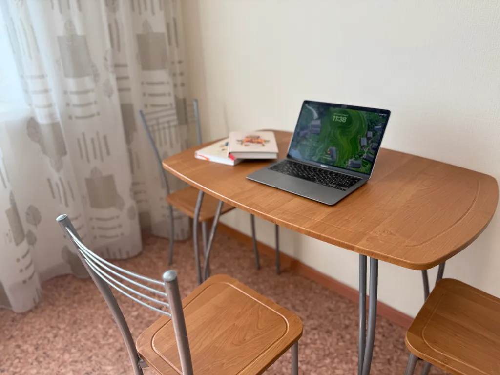 "В Гости!" на Запорожской 57 (2к квартира рядом с БЦ "Сити")