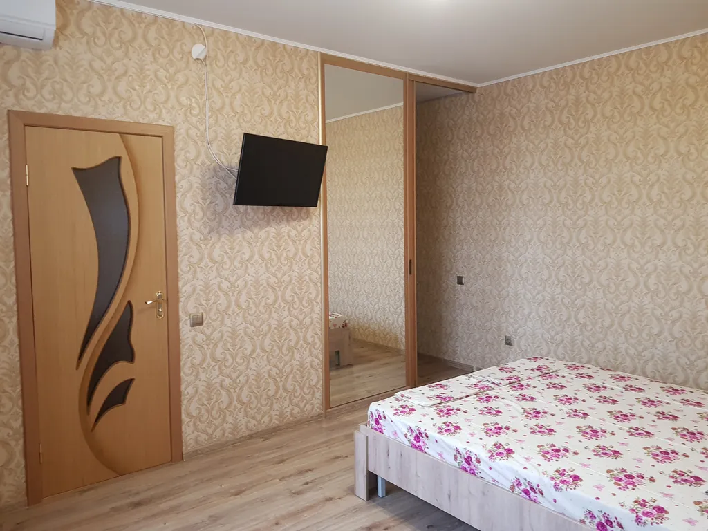 Большой Дом с отдельным двором и парковкой