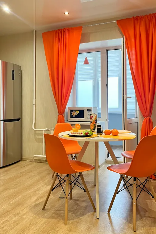 Уютный уголок для путешественников с видом на реку Волга