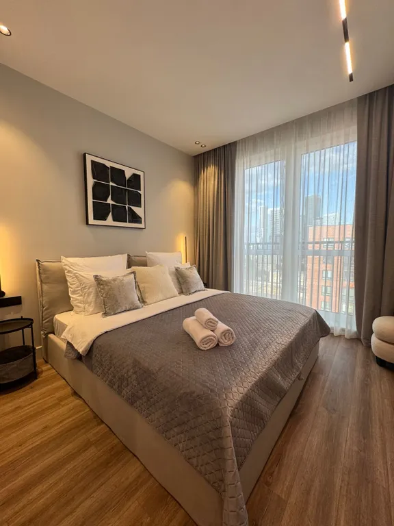 Респектабельный люкс с дизайнерским ремонтом и видом на Москва-сити