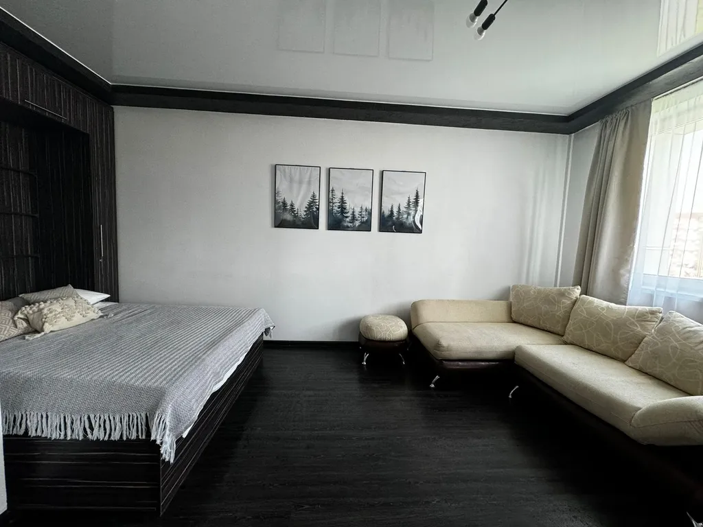 Просторная студия с видом на реку с бесконтактным заселением